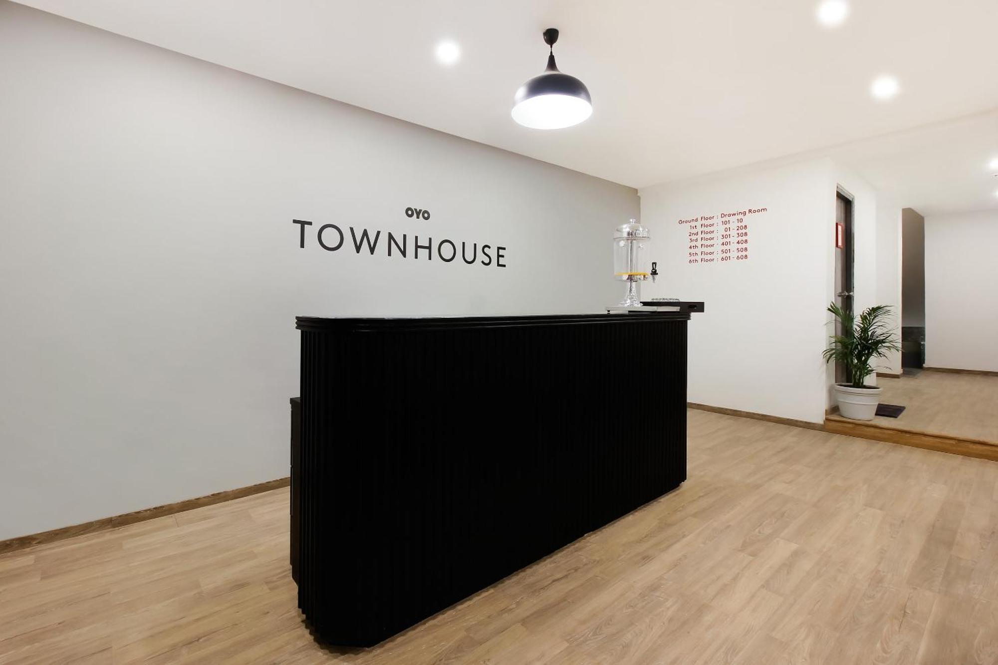 Super Townhouse The Cinco Hotel Near Esi Hospital Hajdarabad Zewnętrze zdjęcie