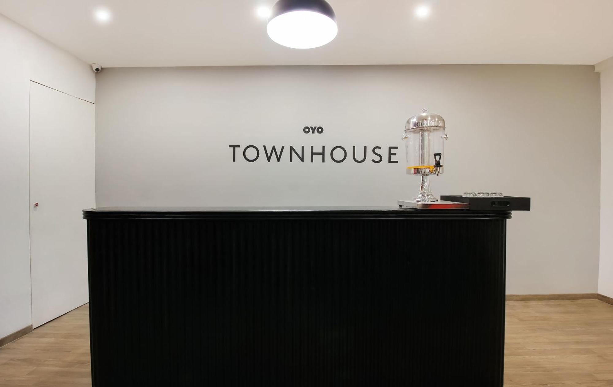 Super Townhouse The Cinco Hotel Near Esi Hospital Hajdarabad Zewnętrze zdjęcie