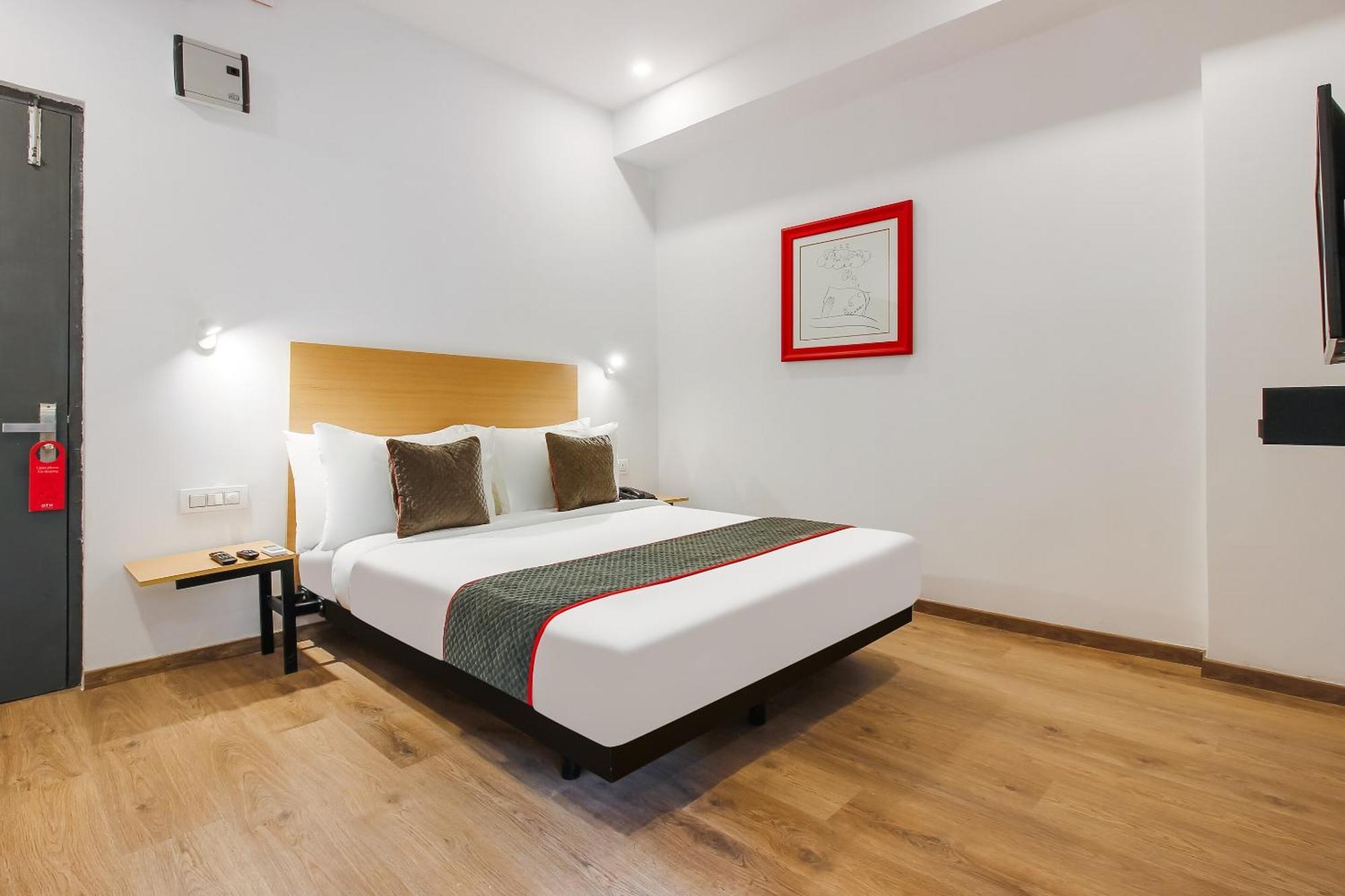 Super Townhouse The Cinco Hotel Near Esi Hospital Hajdarabad Zewnętrze zdjęcie
