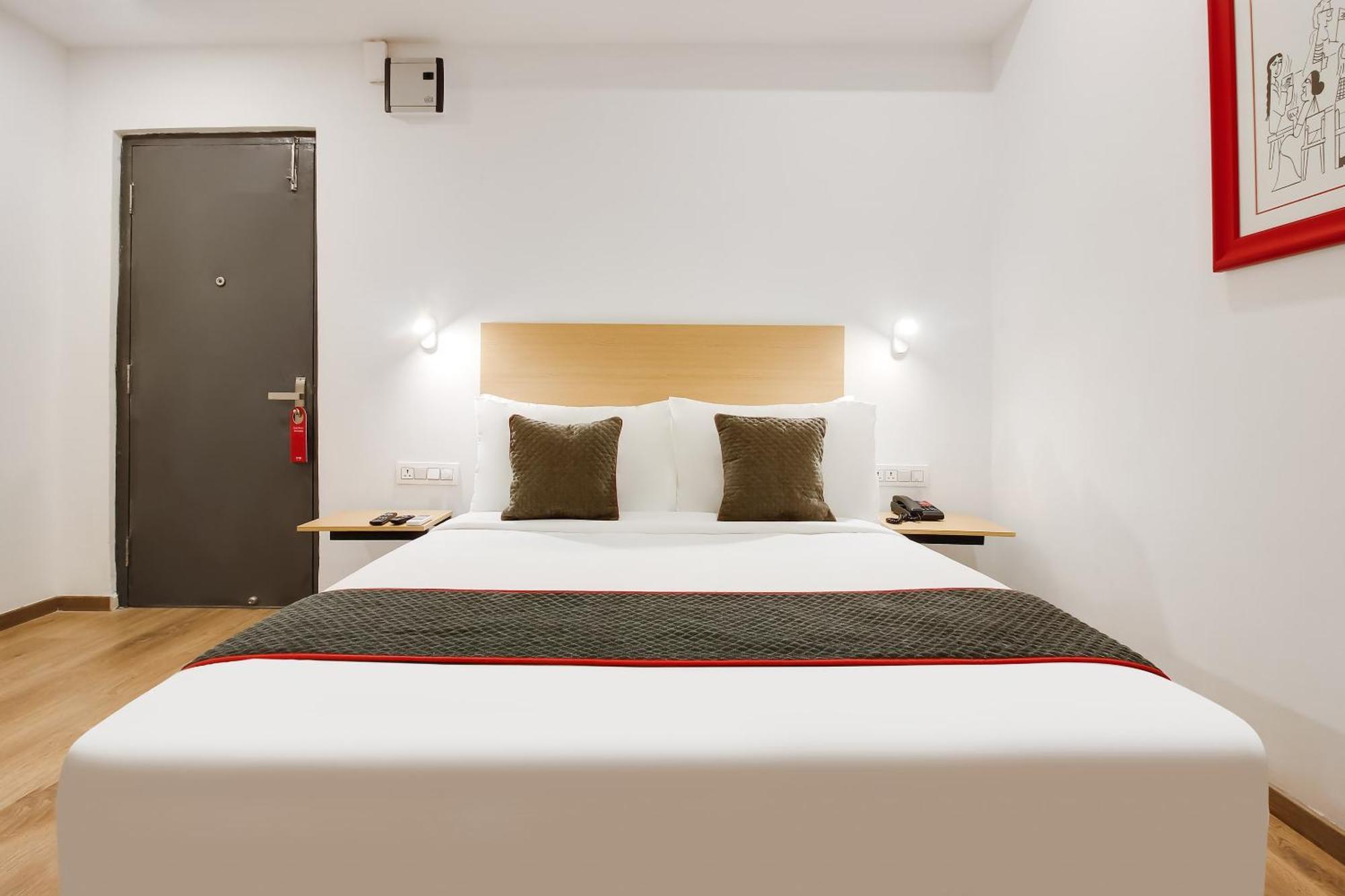 Super Townhouse The Cinco Hotel Near Esi Hospital Hajdarabad Zewnętrze zdjęcie