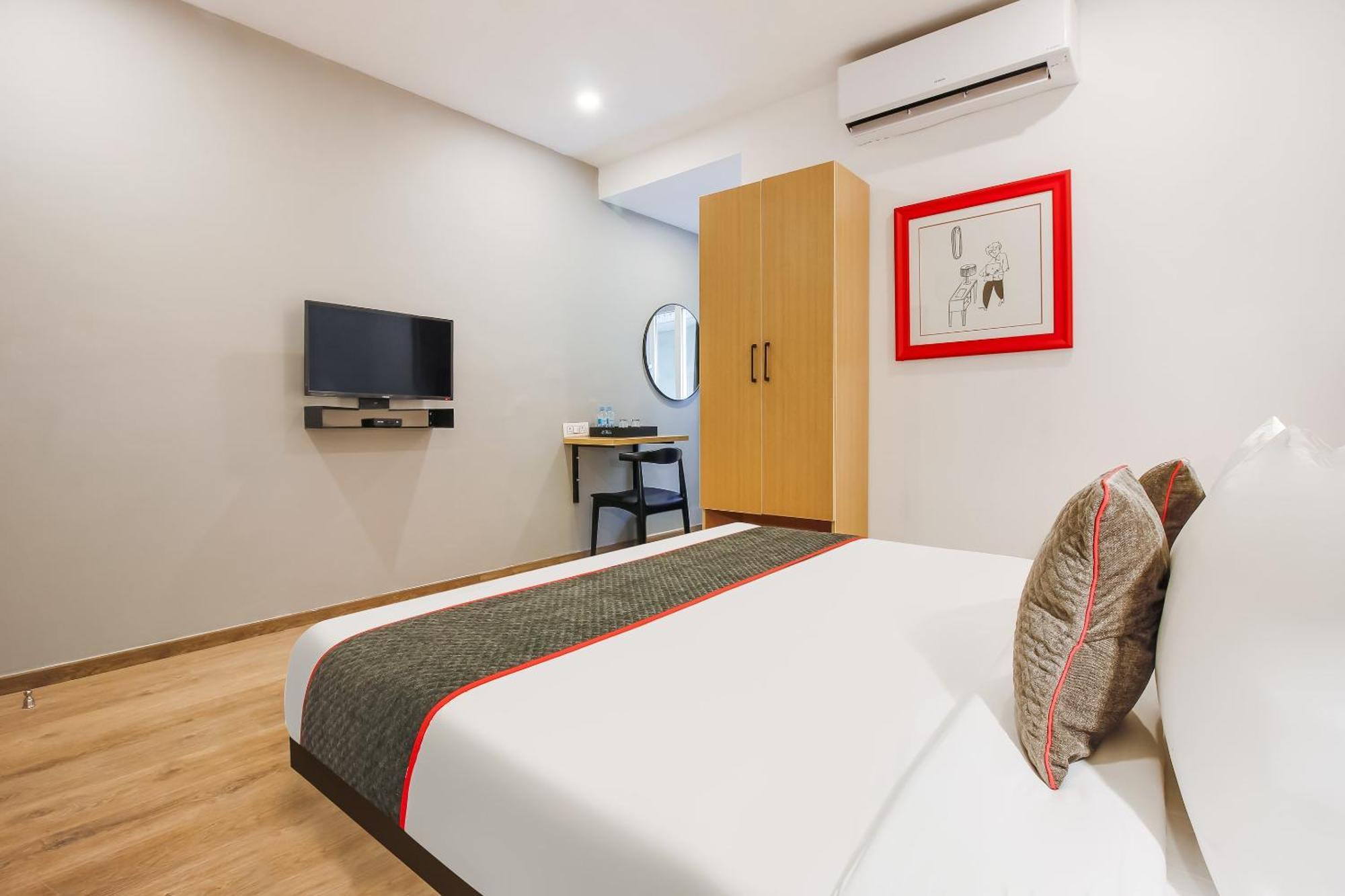 Super Townhouse The Cinco Hotel Near Esi Hospital Hajdarabad Zewnętrze zdjęcie