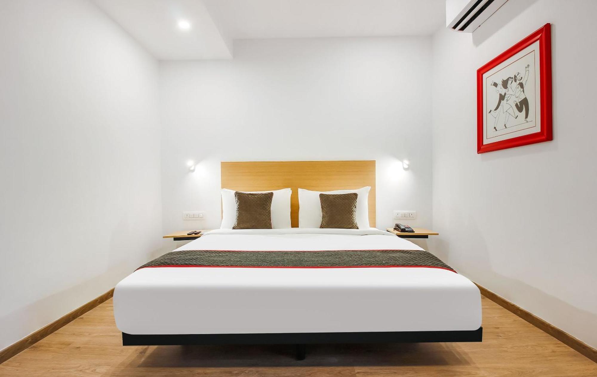 Super Townhouse The Cinco Hotel Near Esi Hospital Hajdarabad Zewnętrze zdjęcie