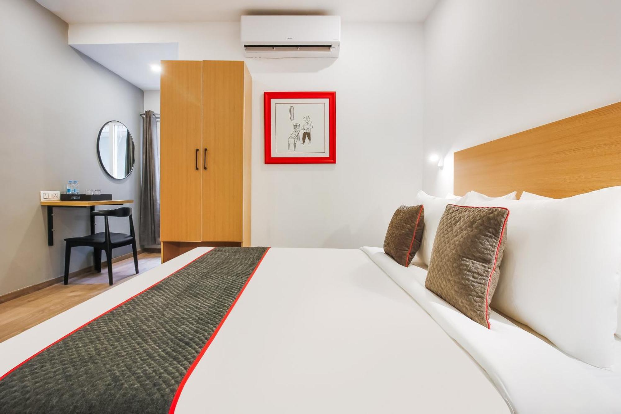 Super Townhouse The Cinco Hotel Near Esi Hospital Hajdarabad Zewnętrze zdjęcie
